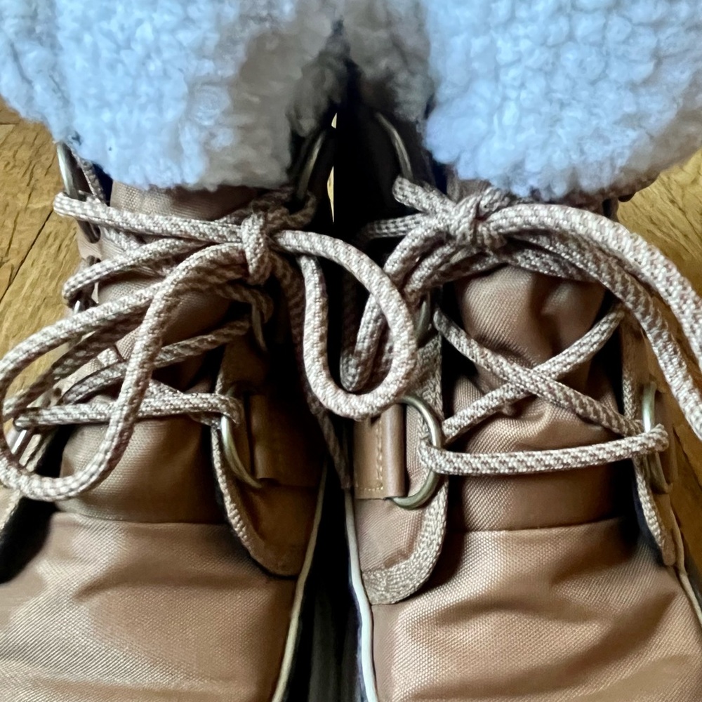 Sorel Women’s Explorer Carnival Waterproof Boots in ‘Elk’ - Picture 11 of 12